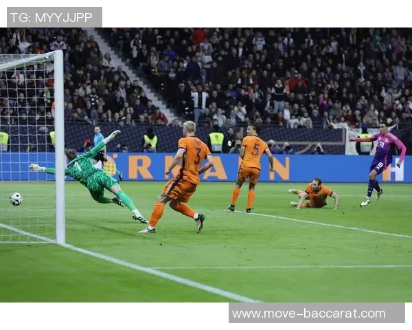 赫伊森以20岁223天的年龄成为西甲历史上最年轻进球后卫